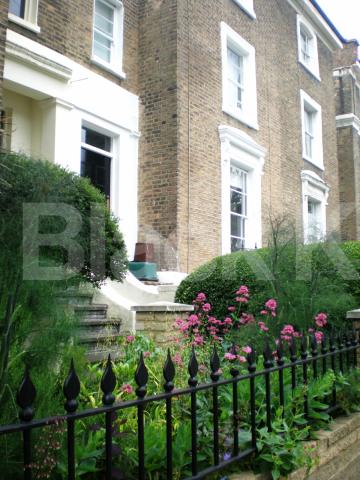 			LARGE 4 BED / 2 BATH!, 4 Bedroom, 1 bath, 1 reception Flat			 St Johns Villas, ARCHWAY